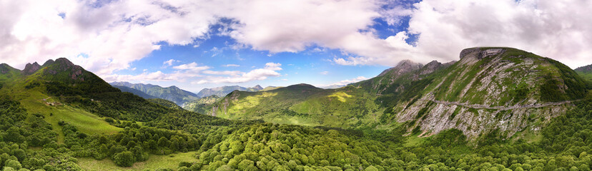 Wall Mural - Grand panorama de montagne