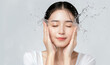 © NOS Inc. - 水で潤う女性