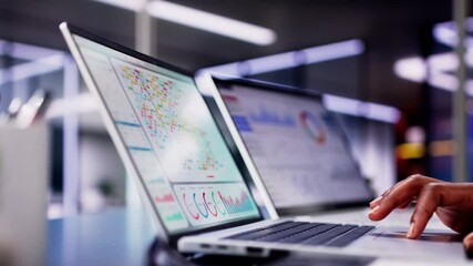Fototapete - Female African American Data Analyst Predicting Market Trends