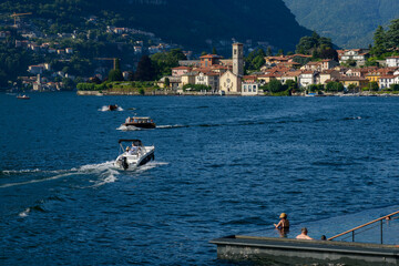 Sticker - bello scorcio sul lago maggiore con cielo azzurro