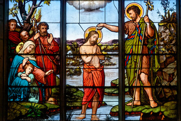 Baptism of Jesus by John the Baptist in the Jordan river. Baptême de  Jésus par Jean le Baptiste dans l'eau du Jourdain.