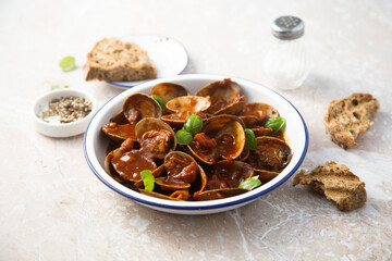 Wall Mural - Clams with tomato sauce and basil