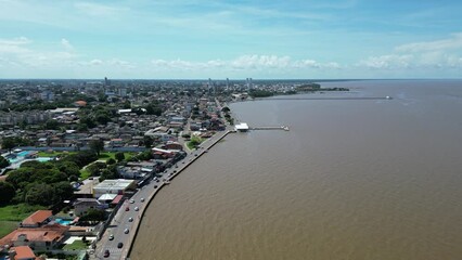 Wall Mural - Rio Amazonas Macapá Amapá Natureza Floresta Tropical Navegação Água Pura Paisagem Exuberante Biodiversidade Riqueza Natural Flora Fauna Barcos Ribeirinhos Pescadores Comunidades Tradicionais Barco