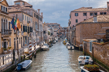 Wall Mural - Beaufitul canal streets in Venice, Italy