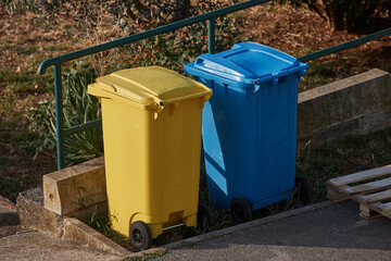 Canvas Print - Dumpster garbage bin containers