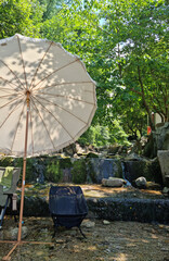 Canvas Print - This is a view of a valley with parasols.