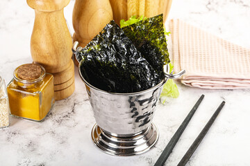 Wall Mural - Korean cuisine - Nori chips in the bowl