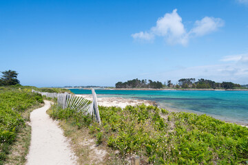 Poster - Belle plage sur l'île Grande en Bretagne - France