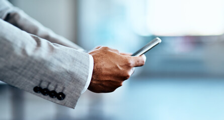 Canvas Print - Businessman, internet and hands with phone in office for finance research, email notification and network. Financial advisor, typing and mobile for investing app, online news article and text message