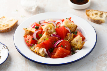 Canvas Print - Traditional Italian salad with tomatoes and bread