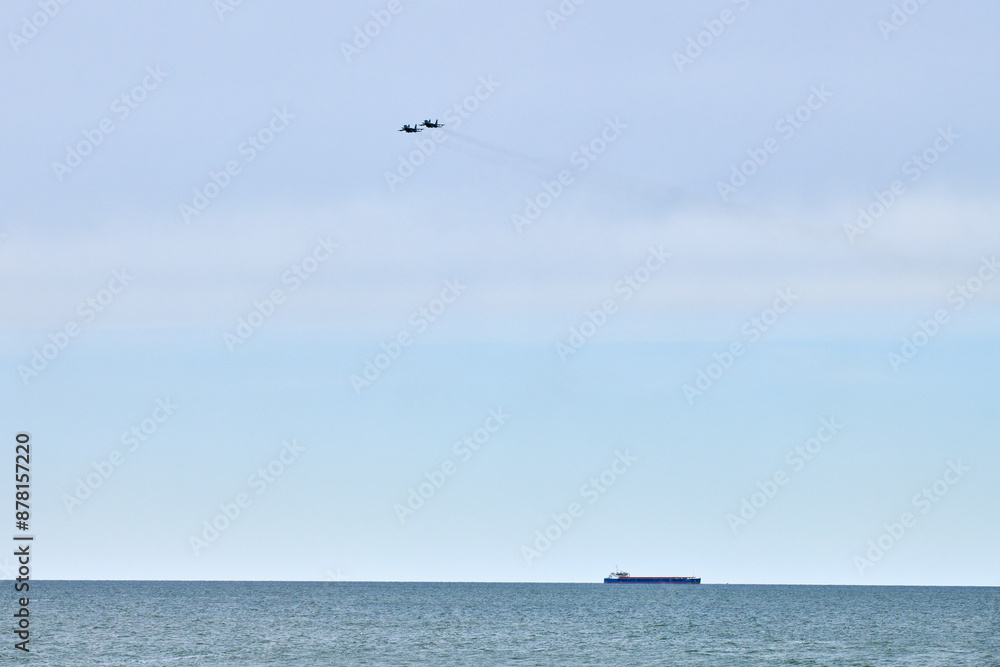 Foto de Stock Two Russian military fighter planes armed with missiles ...