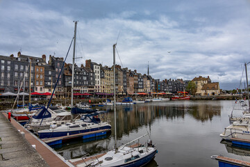 Sticker - Le port de Honfleur en Normandie