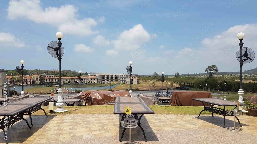 Interesting places to visit with restaurants