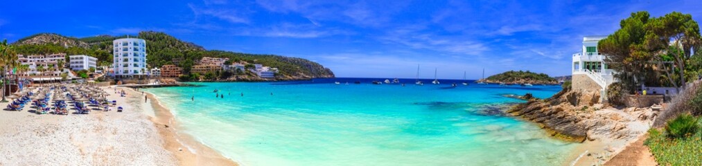 Canvas Print - Mallorca Balearic islands charming places to visit - Sant Elm (San Telmo) fishing village with great beach and stunning view of Dragonera island