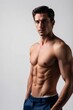 © Lewis_Royal - Jeune homme séduisant torse nu plein de charisme