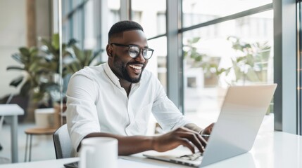 Canvas Print - The businessman with laptop