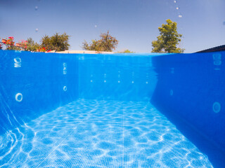 Wall Mural - crystal clear blue water in swimming pool