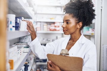 Canvas Print - Pharmacy, clipboard and woman at shelf for search, customer order and antibiotic stock. Female pharmacist, checklist and drugs at inventory with medication, product information and storage for sale