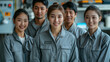 © Hiroyuki - 男女の作業員チーム
