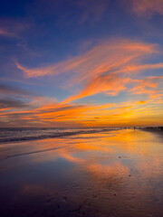 Wall Mural - ocean sunset on the beach in florida with colorful skies.