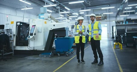 Aufkleber - Manufacturing Process Manager and Equipment Supervisor Having a Meeting on Factory Floor, Discussing Production Technology, Strategic Business Partnerships, Metal Component Delivery Techniques