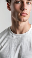 Poster - A close up of a person wearing a white shirt