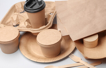 Wall Mural - Eco cardboard containers for food and drinks on white background