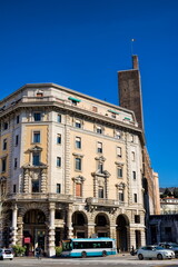 Wall Mural - triest, italien - palazzo mit geschlechterturm an der piazza oberdan