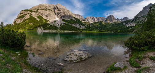 Panoramic mountain tour in Ehrwald via the Tajatorl to the Drachensee and Seebensee lakes