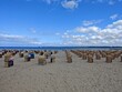 © Guido Miller - Strandkörbe eine häfte unordentlich eine in Reihen