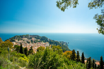 Wall Mural - Taormina, Sicily. View of town, theater and Etna	