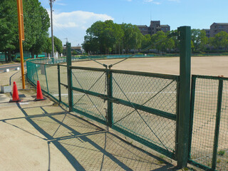 町の公園内にある野球場