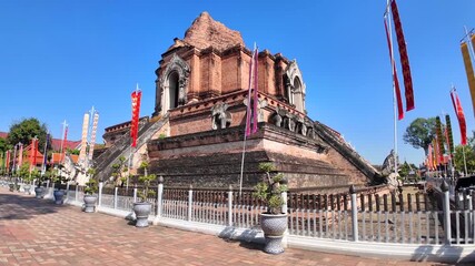 Wall Mural - Wat Chedi Luang is a Buddhist temple in the historic center of Chiang Mai, Thailand.