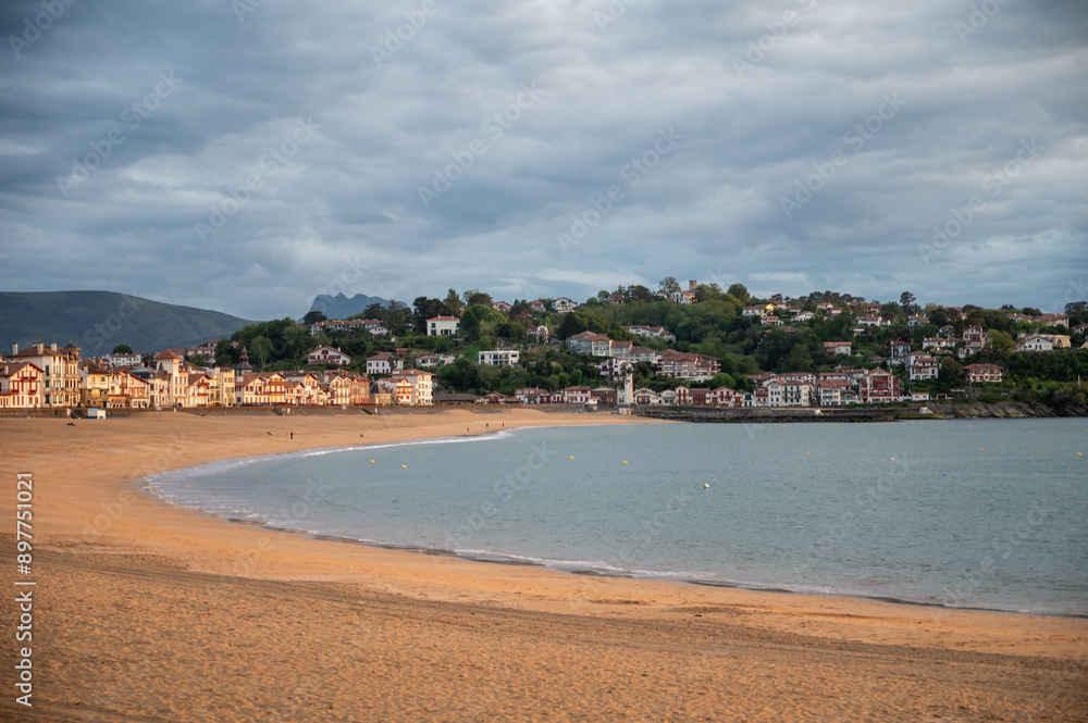 beach-houses-of-saint-jean-de-luz-on-basque-coast-famous-resort