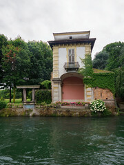 Canvas Print - Old buildings along Naviglio Grande at Robecco