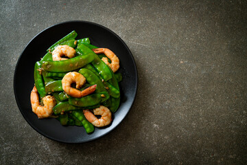 Wall Mural - Stir-Fried Green Peas with Shrimp