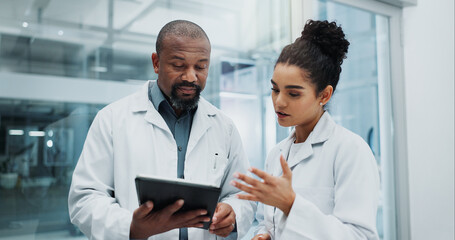 Aufkleber - Diversity, results or doctors with tablet, planning or surgeon reading health treatment in hospital. Meeting, research team or online medical advice with clinic app for web consultation or diagnosis