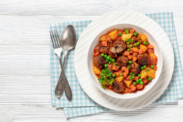 Canvas Print - turkish meatball stew, sulu kofte, in a bowl