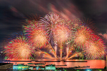 Wall Mural - fireworks in the lake