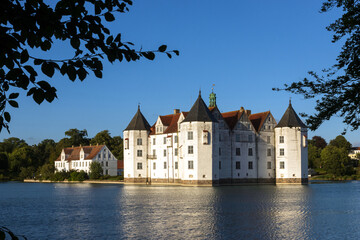 Canvas Print - Giücksburg castle in summer.