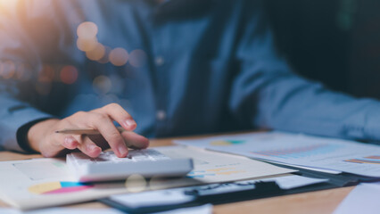 Aufkleber - statistical analyst using calculator to calculate and read reports, graphs and charts, business statistics ,Analysis and improvement of corporate strategy ,Statistics and Data Concepts
