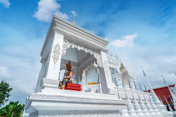 Canvas Print - The white pagoda of Prajna Temple in Xishuangbanna, Yunnan, China.