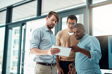 Leinwandbilder - Tablet, business men and web collaboration for app developer project with website design ideas in office. Brainstorming, tech and teamwork of employee with talk for homepage layout and planning