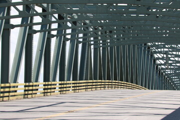 Truss type bridge with roadway