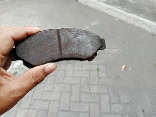 Used worn out car brake pads need to change