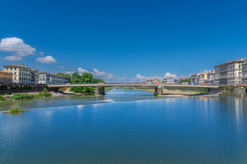 Poster - View of the Arno, the river that crosses the city of Florence in Italy.