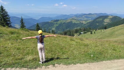 mountains in summer, carpathians, beautiful view of mountains and houses in mountains, countryside