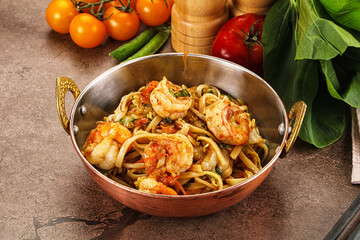 Canvas Print - Pad Thai - noodles with prawn