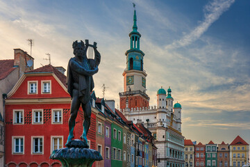 Wall Mural - Amazing architecture of the Old Market Square in Poznan at sunset. Poland