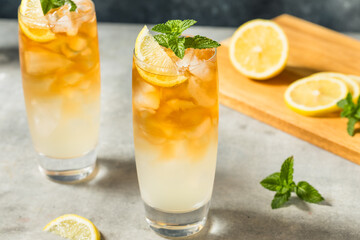 Canvas Print - Cold Refreshing Iced Tea and Lemonade Drink